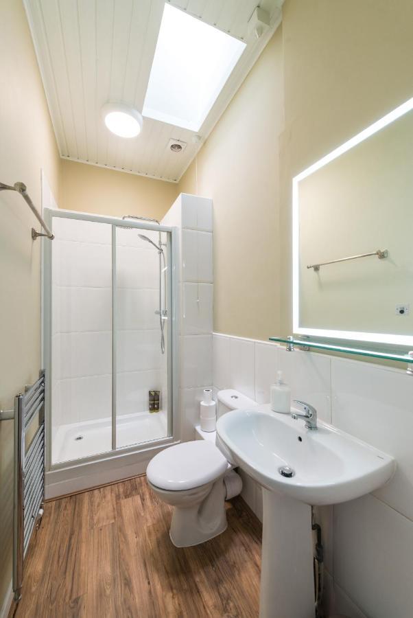 Kings Stables, Grassmarket Villa เอดินบะระ ภายนอก รูปภาพ