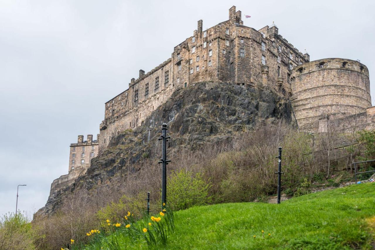 Kings Stables, Grassmarket Villa เอดินบะระ ภายนอก รูปภาพ