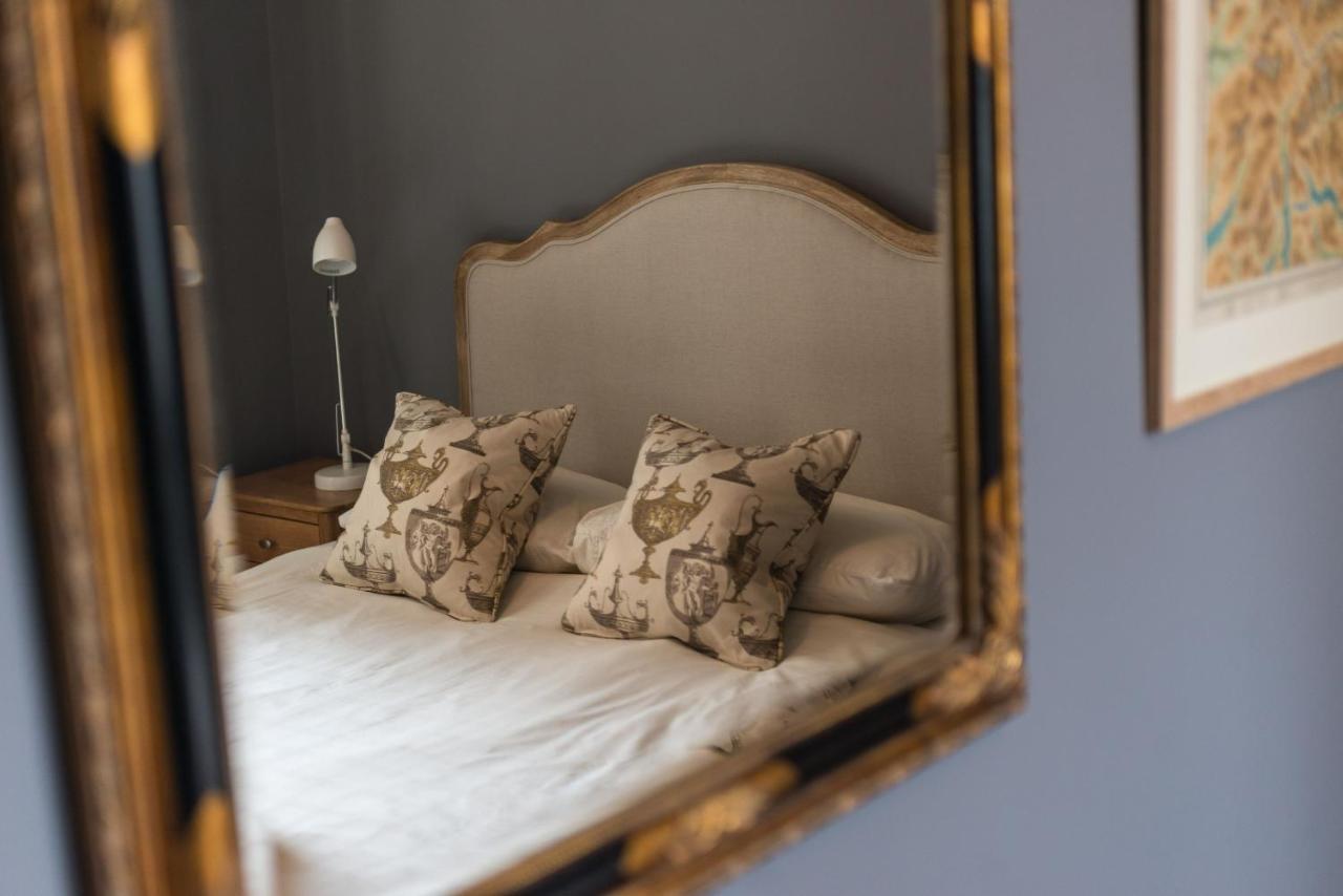 Kings Stables, Grassmarket Villa เอดินบะระ ภายนอก รูปภาพ