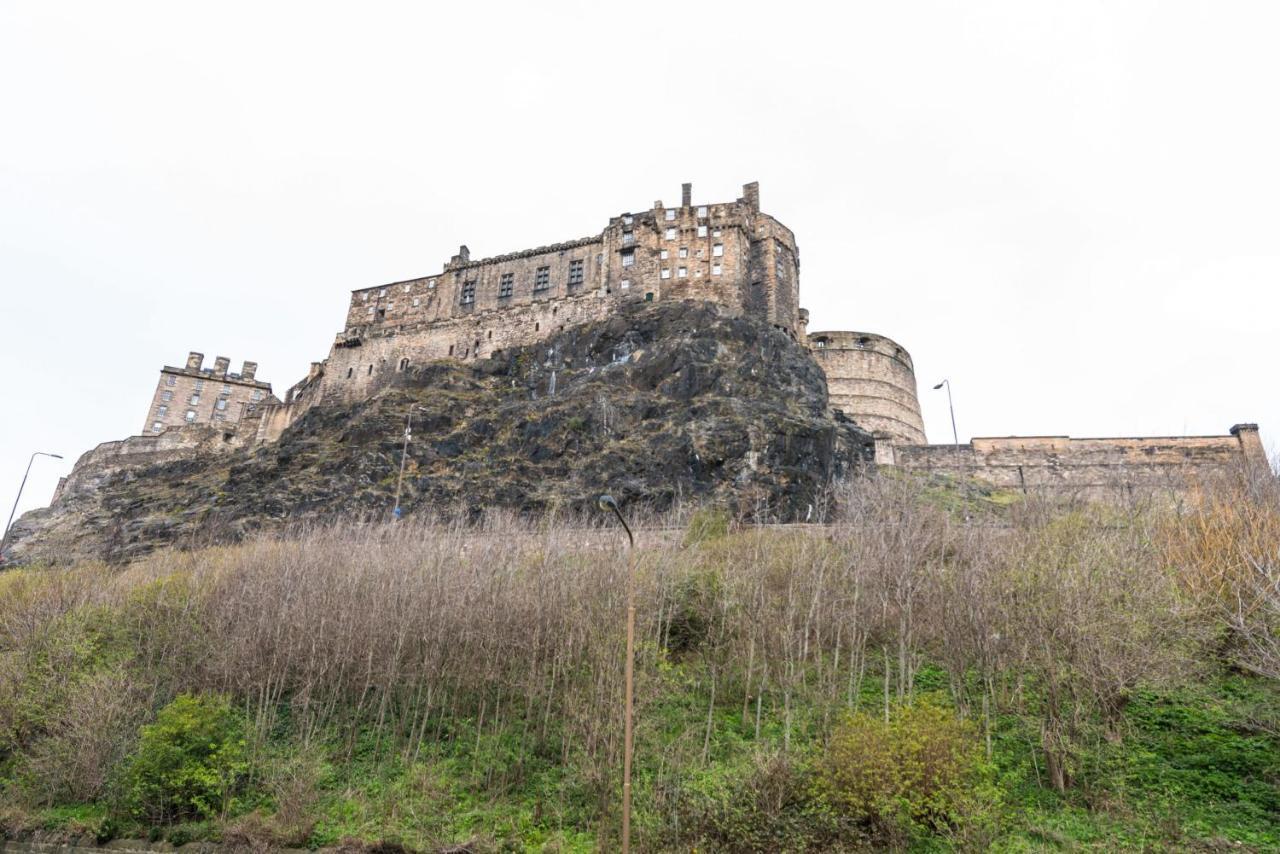 Kings Stables, Grassmarket Villa เอดินบะระ ภายนอก รูปภาพ