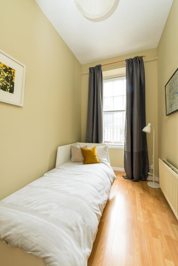 Kings Stables, Grassmarket Villa เอดินบะระ ภายนอก รูปภาพ